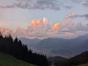 866218254.1723843445249 300x225